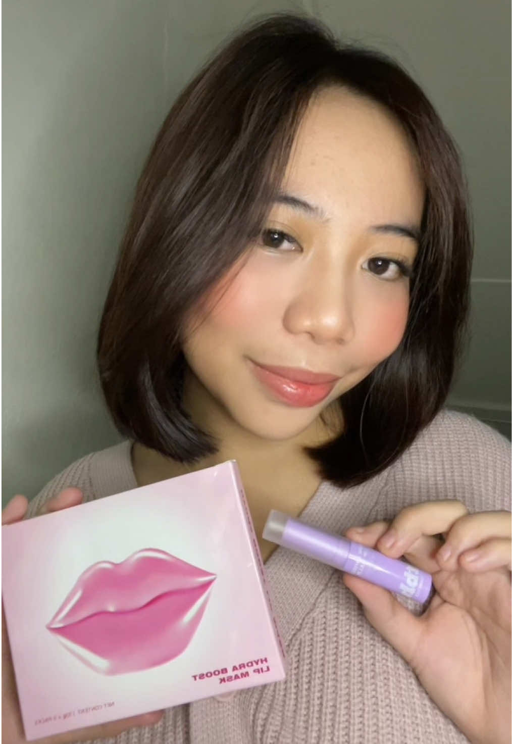 Hydrated + sun-safe lips? Yes please with @TBH Cosmetics! 💋 #tbhcosmetics #sunshieldlipbalm #hydraboostlipmask #filipinobeautybrands 
