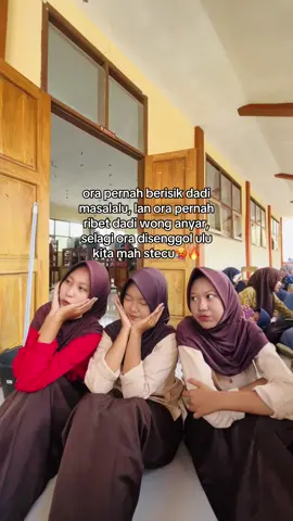 #fypage #masukberanda #lopemerahnyadongggg🥰 #bertiga 