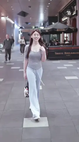 #xuhuongtiktok #ngamgaixinh #thoitrang #gaixinhdouyin62 #fybシ 