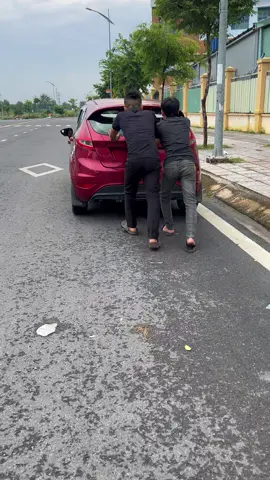 Ford Fiesta đang chạy tắt máy #ecubootworkshop 