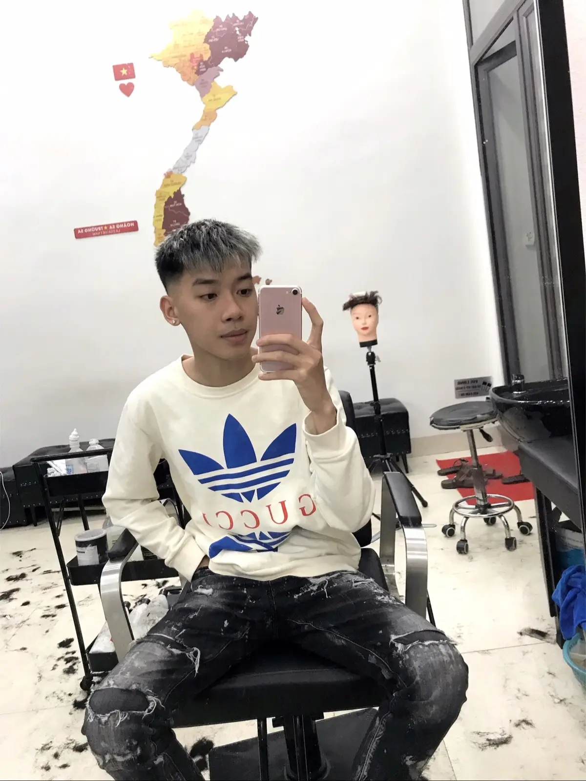 “ Hôm nay khó khăn, ngày mai tồi tệ,nhưng ngày kia sẽ là ngày tuyệt vời. Bầu trời không bao giờ đen mãi,bình minh chỉ đến sau một đêm dài..!” #xuhuong #viral #fyp 