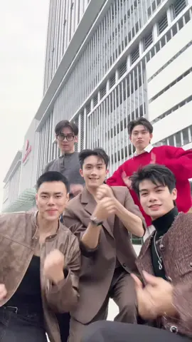 Ngũ trụ @TiKa @Sơn Lê @Lân Hoàng @Huy Hào 