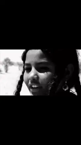 As a daughter of Azawagh, I have grown up observing the complex relationship between Fulani and Tuareg peoples in Niger. We are not the same people, and our cultures are different, but our histories and lands have long overlapped in regions such as the Azawagh Valley, Agadez, Tahoua, and surrounding Sahelian plains. In these areas, Fulani herders and Tuareg nomads have historically shared water points, grazing lands, and marketplaces, forming networks of cooperation that sustained both communities. Historically, Fulani and Tuareg groups have alternated between periods of alliance and conflict. They traded goods such as salt, milk, livestock, and handicrafts, and intermarriage occasionally connected families across communities. Music, dance, and festivals reflect cultural exchanges, showing that mutual respect and collaboration were possible even across distinct traditions. At the same time, tensions sometimes arose over competition for grazing lands, water sources, and migration routes. Raids or disputes occurred, driven not by hatred but by the necessity of survival in the harsh desert and Sahel. Codes of conduct, elder mediation, and local agreements often helped manage conflicts and maintain a balance between the communities. This complex history demonstrates that the Fulani and Tuareg relationship cannot be reduced to either friendship or rivalry. We are not the same people, and our cultures are distinct, but we share a common history, land, and ways of life shaped by the environment. So this song is for peace: in Niger, we do not see Fulani as our enemies, and I do not believe other Tuaregs outside my region view them any differently. Our shared experience reflects resilience, adaptability, and coexistence showing that differences in culture or identity do not prevent mutual respect and harmony. #Niger#sahel#toumast♓️ #imajeghen#nigerienne🇳🇪✌🏻 