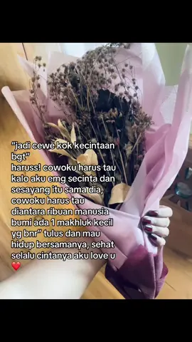 diantara ribuan rasa sakit yg aku rasakan terimakasih sudah jadi manusia yg paling baik dan peduli bgt sama aku, terimakasih untuk penantian panjangnya sayang terimakasih kamu mau mengusahakan aku. gatau lagi aku harus ngomong apa selain terimakasih, semoga harimu selalu menyenangkan love u Muhammad Fatkhul Ulum🌻❤️ #foryou @𝟏𝟕𝟖𝐜𝐦. 