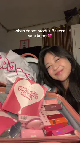 happy bgt dapet produknya Raecca satu koperr🥹🫶🏻