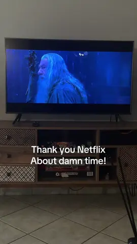 LOTR saga finally on Netflix! Τα λέμε μετά από 9 ώρες. Επίσης γιατί δεν είναι το EXTENDED VERSION? 😤 FYI: Οι υπότιτλοι είναι τεράστιοι γιατί ειμαι τυφλή #lordoftherings #fyp @Netflix Greece 