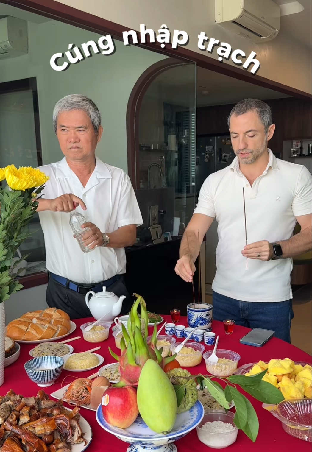 Có ai 35 tuổi mà vẫn không biết chuẩn bị mâm cúng như Mị hem :)) #myumminess #myngonlanh #lamdautho #chi3chu3 #cungnhaptrach 