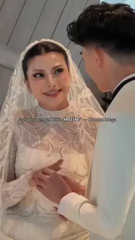 bukan soal keberapa, tapi soal siapa yang akhirnya jadi rumah. congrats Mamanum, so happy for you!🤍 @Hanum 👀🎀🧸✨🫰 #hanummega #rafly #flytothenum #wedding #fyp 