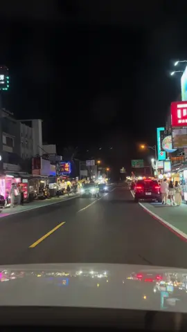 #上熱門 人来人往的大街..感觉没有我的落脚点！生活很是平静…#分享一首好听的歌曲 #视频推荐 #生活 #今日热门 