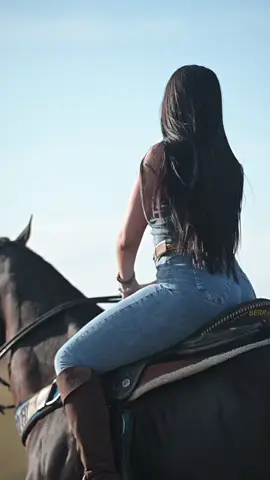@DAYZINHO MORAES OFICIAL - vaqueirinha bate esteira 🐎🎶 #vaqueira #vaquejada  #morena #cavalo #viralvideo 
