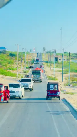 Calamkaa raacee hada markas hor istaagtid 😂😂 Allah lee celin karo😁