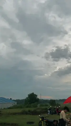 halo sobamarr, mari kita nikmati segelas kopi tubruk yang hangat, sambil menatap indahnya dunia, dan udara sejuk yang membuat nafas terasa lebih lega, mari tenagkan hati dan jiwa ditempt kami…#streetcoffee #cahayabarucikande #cikandeserangbanten #astrea#fyp 