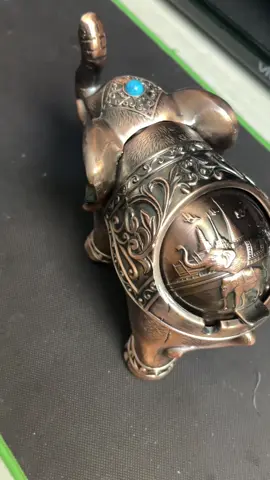 Asbak mewah terbuat dari logam, bentuk gajah. #asbakgajah 