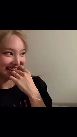 Gigit bumi boleh gak sih (?) 😭🫠 #nanihirunkit #skynani #4u 