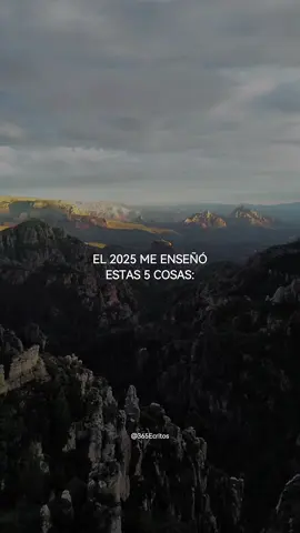 ❤️‍🩹 El 2025 me enseñó estas 5 cosas: 1. Que no se puede forzar lo que ya no quiere quedarse. 2. Que la vida responde cuando uno se mueve, no cuando se queja. 3. Que descansar no es rendirse. 4. Que escucharse vale más de lo que cuesta. 5. Que uno siempre puede empezar de nuevo.
