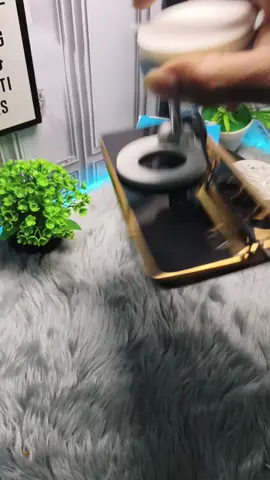 Ini yg lagi rame rebutan guys! Holder magnetik vakum yg kepake banget apalagi ukurannya compact bisa dibawa kemana2 #holderhp  #holderhpmagnet  #vaccumsuction  #vacuumsuctionphoneholder #FiturSuaraTikTok 