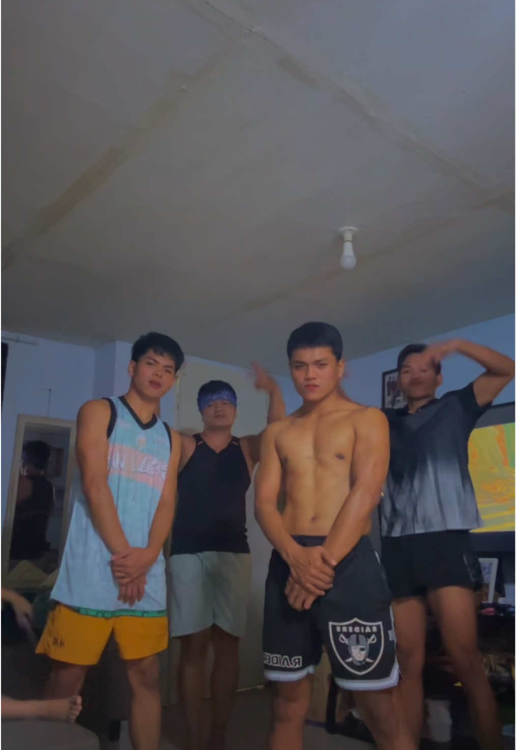 stiff neck are mga kapatid🗿 dc: @Mikko Bodo @Armada 🔥