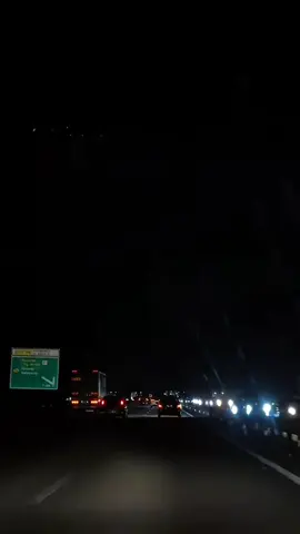 Putus tergalang disaat kasih membara 😔😔😔  #liriklagu #kausebutnamaku #sonia #coversong #yusron 