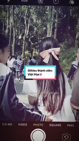 Mở đầu chuyên mục gthieu thành viên sẽ là Việt Hà luôn là cái tên khiến ai cũng phải ấn tượng. Không chỉ học giỏi xuất sắc, Việt Hà còn có gương mặt xinh xắn và nụ cười cực kỳ thân thiện. Việt Hà luôn sẵn sàng giúp đỡ bạn bè, chia sẻ bài vở và tạo cảm giác dễ gần ngay từ lần đầu gặp. @Bé tổng♫ xoa kính #thcsphucdien #gioithieuthanhvien #fyp #viral #a4basan 