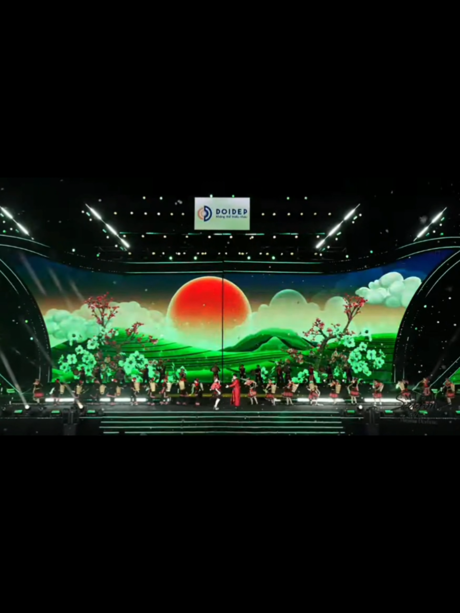 [Lễ hội trà Thế giới - Đà Lạt 2025] Đi giữa trời rực rỡ - Đông Hùng & Kiều Anh #dalat #misscosmo2025 #misscosmo #teaworldfest 