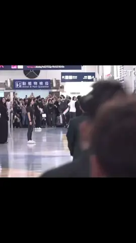 Woow el recibimiento que tuvieron al llegar a Taiwán 🥺🥺🫶🏼 #StrayKids #AAA #stay #SKZ #fypviralシ゚ 