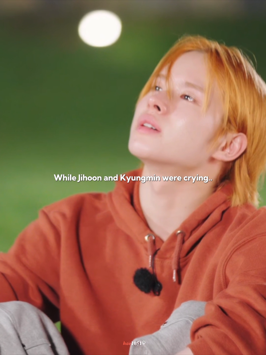 the way they look at minihooni, i can't😞💔 . . #투어스 #247withus #한지훈 #JIHOON #KYUNGMIN 