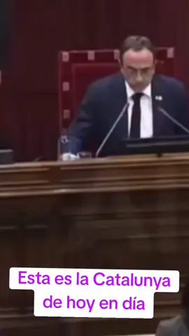 Quieren callar a Orriols al hablar del sistema catalán y la delincuencia #silviaorriols #aliançacatalana #catalunya #españa #parati @Aliança Catalana 