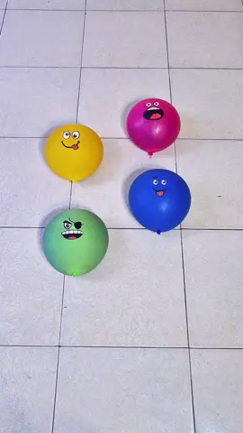 4 emoji balloon 🟩🟡🩷🔷️