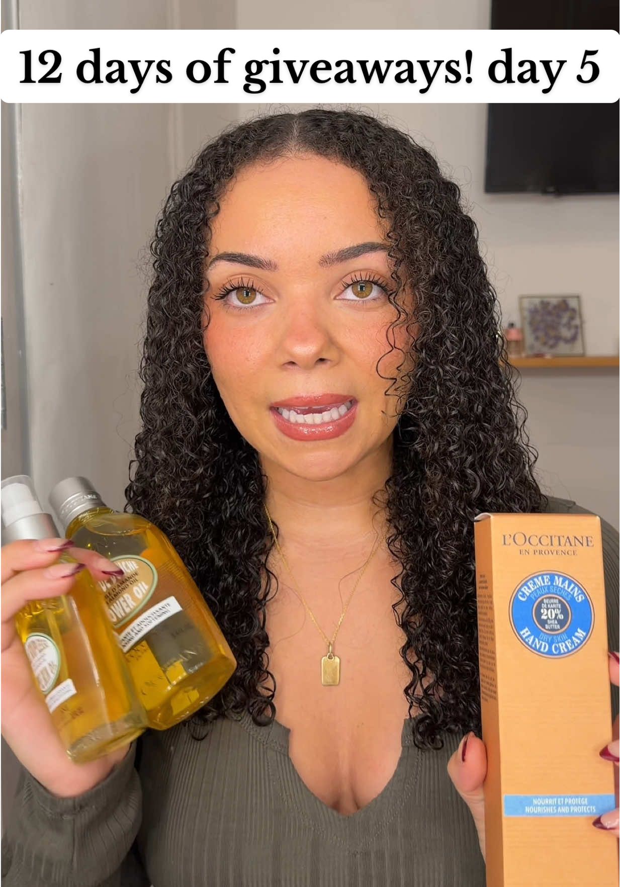 day 5/12 of 12 days of giveaways! ❤️ GOOD LUCKKK #holidaygiveaway #giveaways 