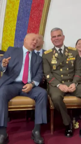 Diosdado cabello bien tranquilo y ustedes dándose mala vida  #patria #venezolanos #amor #diosdadocabello #revolucion 