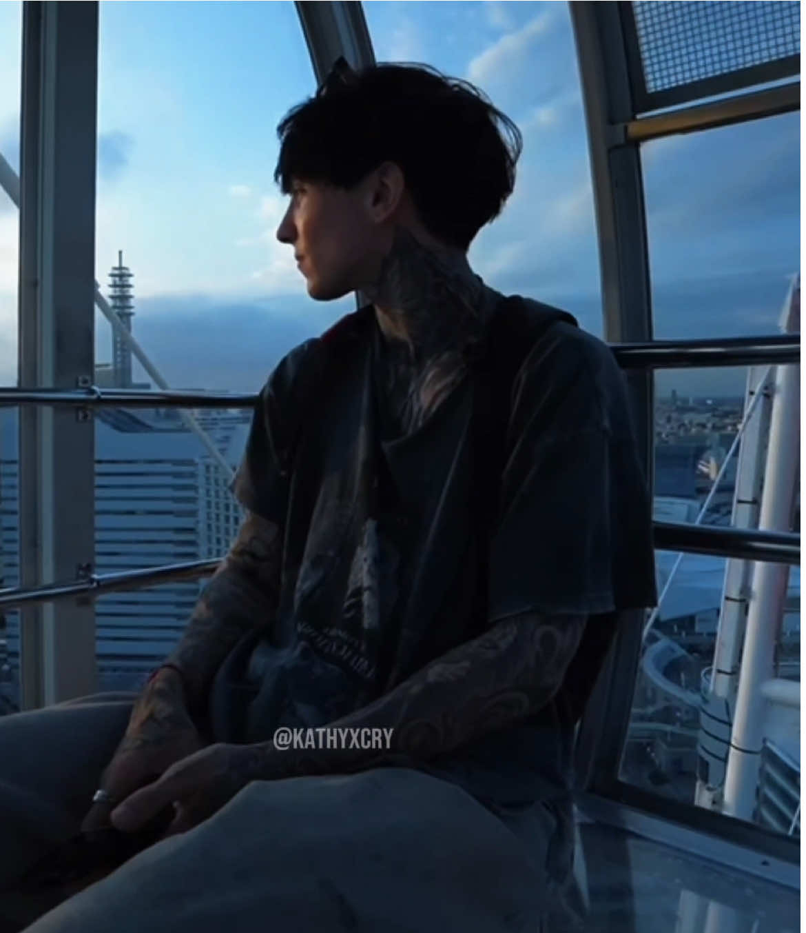 Recap de Cry 2025 🖤 @Cry  Cry modelo, actor, streamer y todas sus facetas. Un año lleno de risas, viajes, colaboraciones, amigos, fan proyects y aventuras que a compartido con nosotros. Es imposible resumirlo en un video pero lo intenté 🥹 #xcry #cryboyers 