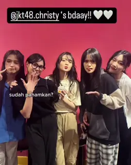 HBD @christy🐟 semangat terus ya,semoga karir mu lancar dan sukses terus.semoga di umur yang ke 20 thn ini kamu akan lebih ceria,bahagia,dan tidak banyak hal sedih.wish you all the best sis