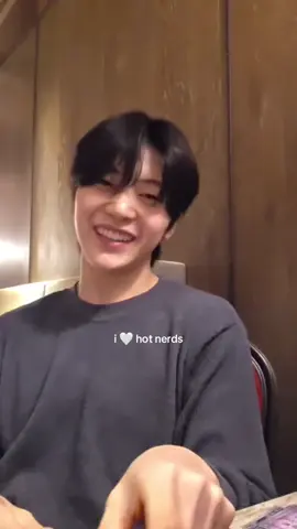 his duality is insane #seokmatthew #zb1 #석매튜 #zerobaseone #matthewedit @ZEROBASEONE 