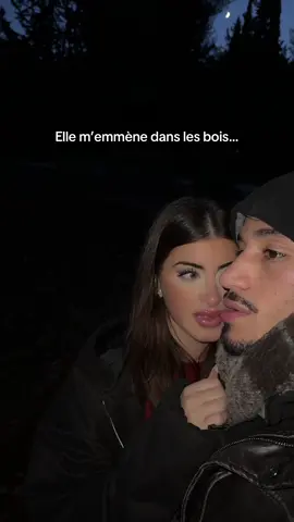 Elle m’amène ou dit donc…                                          @Thais Gauchkarian #randonnee #bois #foret #couple #jesus 