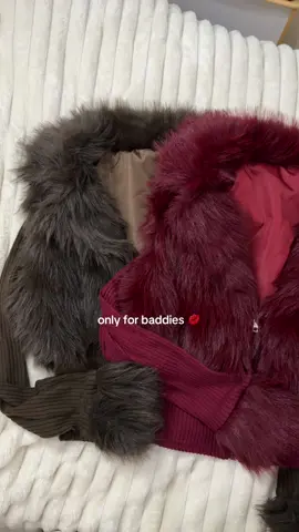 only for baddiesss 💋 #baddies #tiktokshop #gilet #fyp #girls 