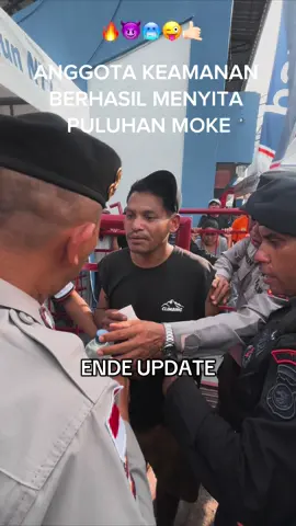 Anggota POLRI Berhasil mengamankan belasan Botol pada saat penonton masuk ke dalam Stadion Marilonga Ende #polri #nttpride🏝🔥 #fyp #ntt #ende 