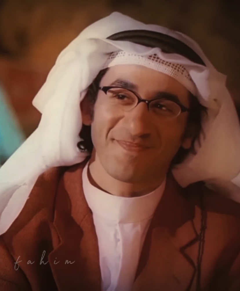 الدفا عمره ما كان في المكان .. الدفا في الشخص اللي لما يقرب كل حاجة جواك تطمّن .♥️🫵🏼#ذكي_شان #احمد_حلمي #حب #دفا #vairal 