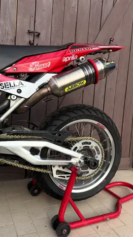 Però quando parte… #aprilia #sxv #450 #supermoto #motard 