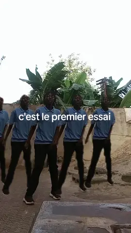 @KADO PAPA🧸🎧♥️ ma inspiré @Mariana @Mora ❤️☺️ #tiktokbeninois🇧🇯 #magnificatrythonia #dancer #newtend challenge là est trop chic