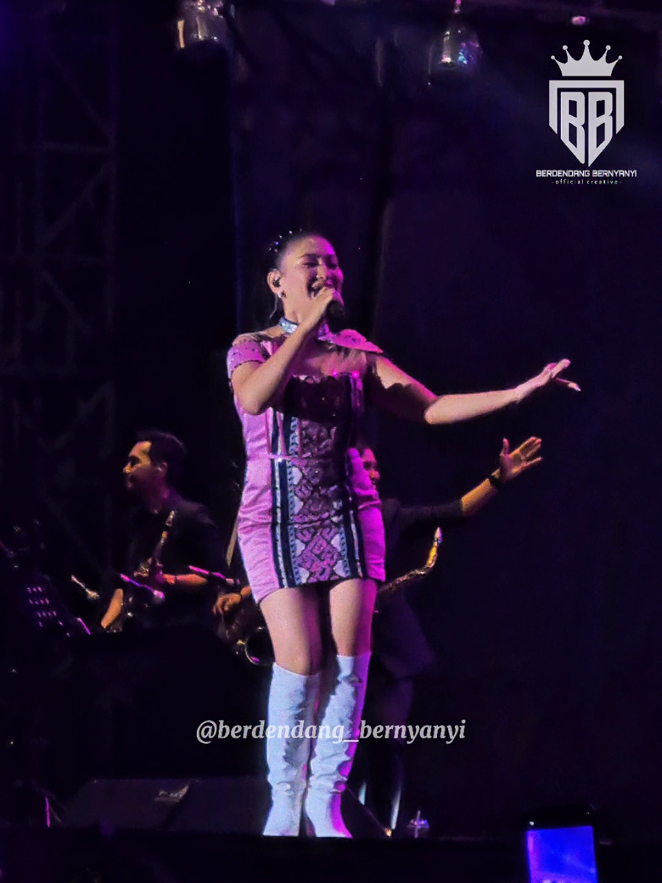 Vela Zaladara - Ditinggal Rabi @velazaladaraa  #fyp #kawiswara #velazaladara #ditinggalrabi #berdendang_bernyanyi 