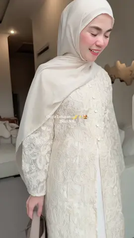 Salah satu ide Outfit Lebaran ISHANA - Tunik Luna warna Ivory di mix dengan Sika Skirt Ivory dan Pashmina Creamy #rayacollection2026 #tunikIshana #tuniklebaran #paydaysale #outfitlebaran2026 