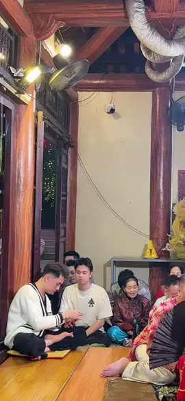 idol giờ đi cả hầu đồng nữa rồi 🤣🤣 #dj thai hoang official #djthaihoangremix #haudongvietnam #xhhhhhhhhhhhhhhhhhhhhhhh 