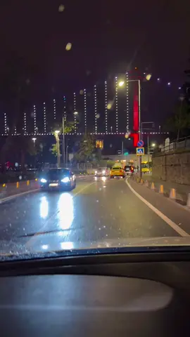 İnsan hissettiği yerde durduğu kadar…🤍🍁🍂🦋 #eşrefrüya #annem #şarkilardaolmasa #yollarbenimsevdam #♥️💙 