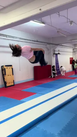 Sakayi anlayan cikcak mi acaba ahhaah #gymnastics #backflip 