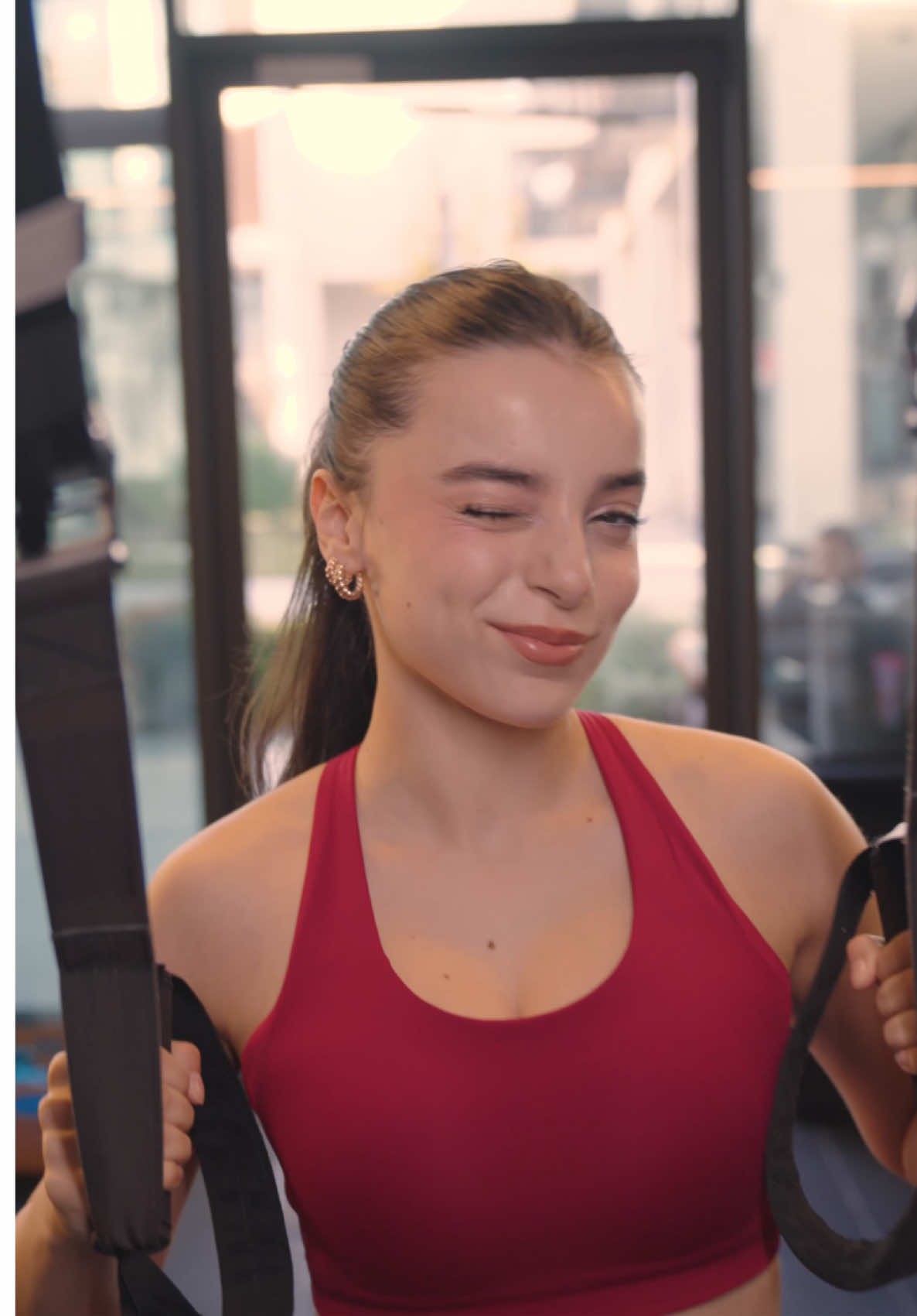 Spor bitti ama bakım şimdi başlıyor ✨ Antrenman sonrası rutinimde yerini alan Vaseline GLUTA-HYA Sıkılaştırıcı Vücut Losyonu, anında emilen yapısı ve 5 günde daha sıkı görünen cilt vaadiyle favorim❤ @Vaseline Türkiye  #ciltbakımı #işbirliği 