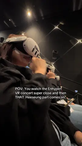 pls kung pwede lang silang itulak KSLDKDNEEJWJ😭 #enhypen #heeseung 