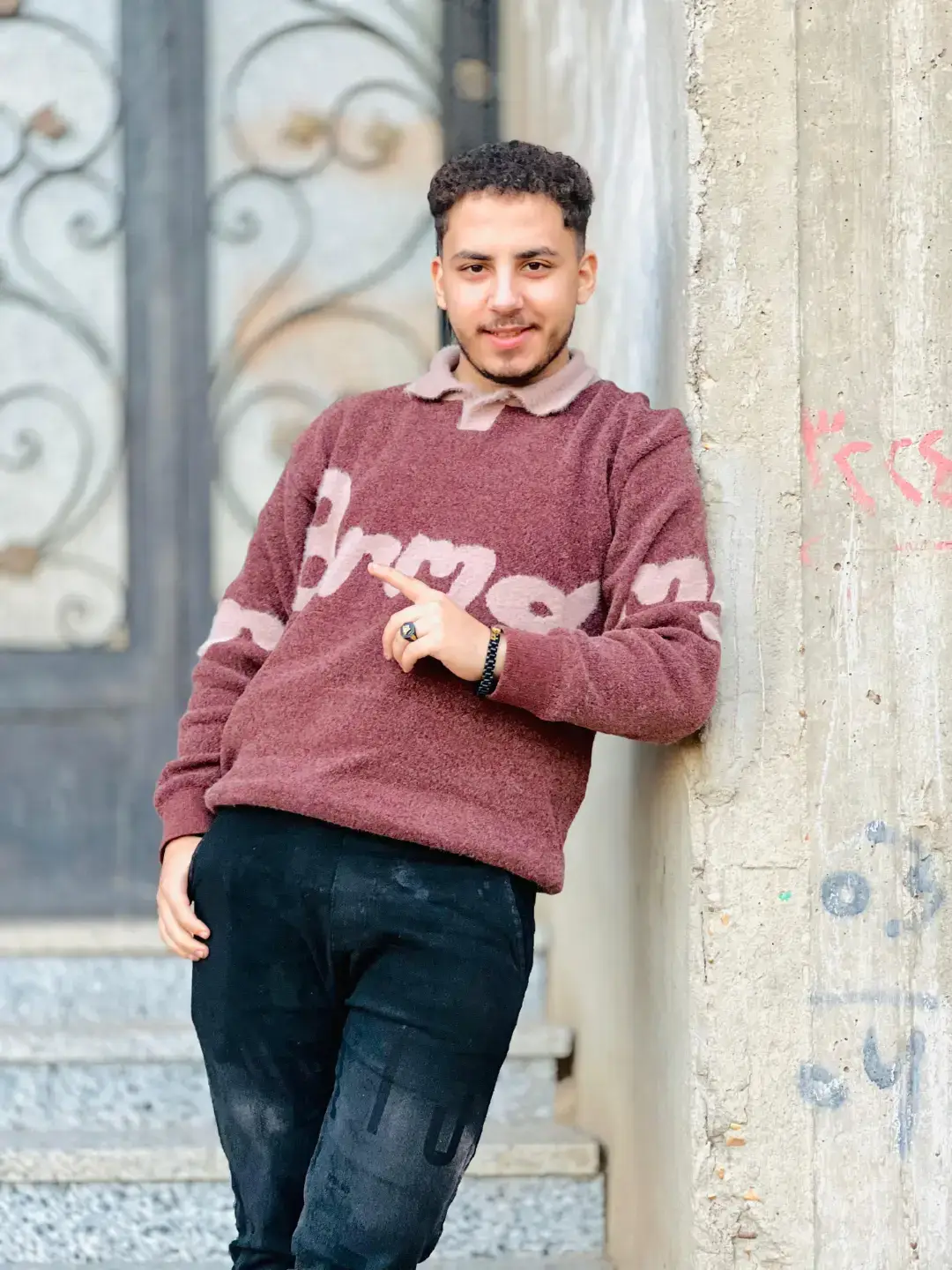 لا تلـــوم الــريح واحبابك ورق 🍂