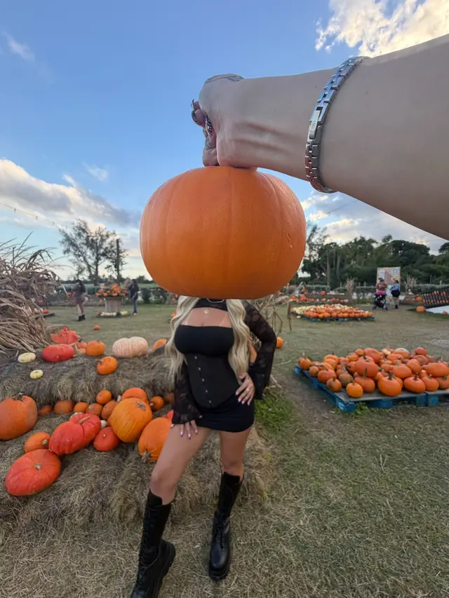 i love fallll 🍂🍁🎃 throw back i forgot to post 🤣