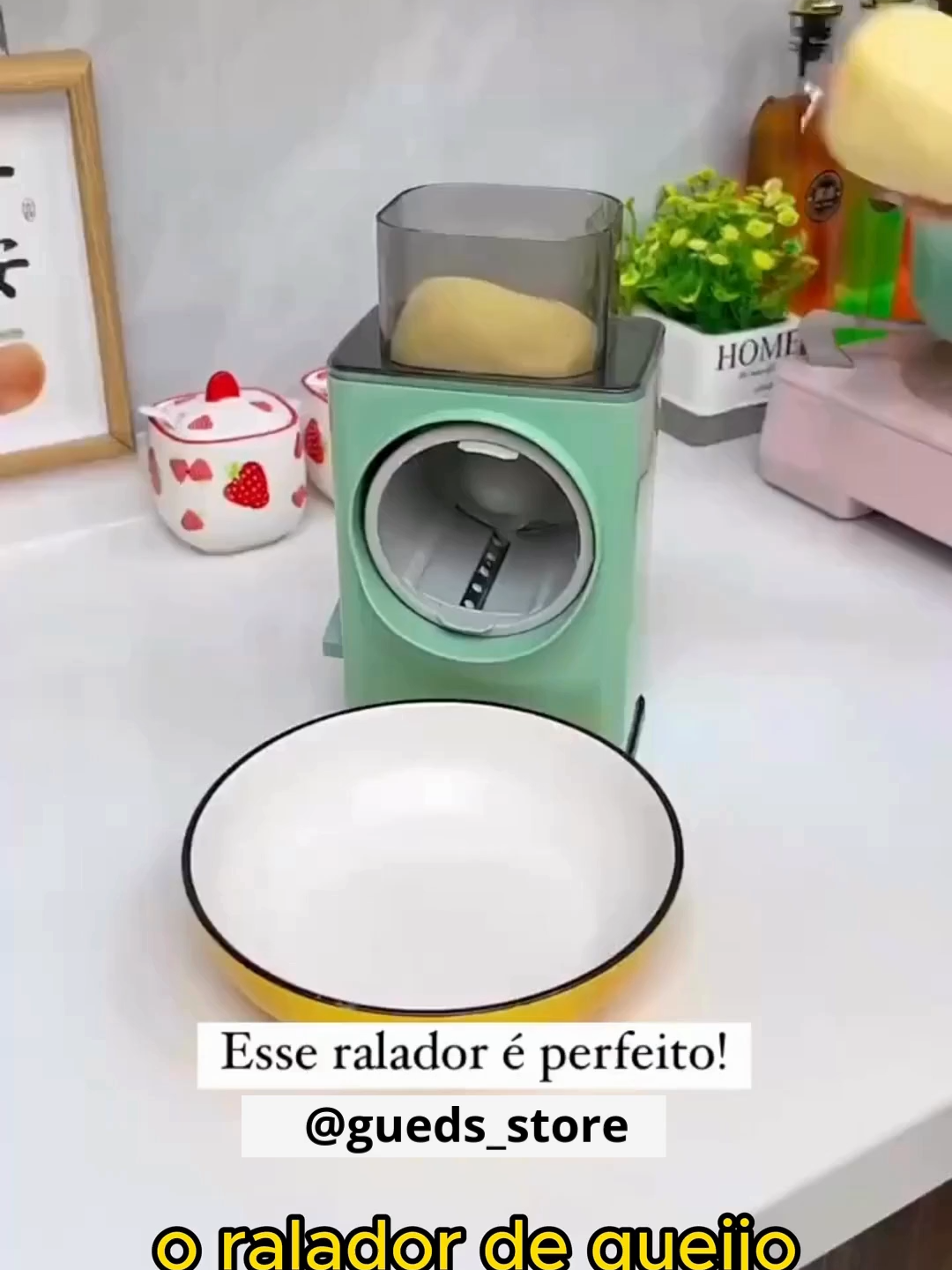 Rale, corte e triture sem esforço! 🧀🥕🔌 O ralador rotativo elétrico multifuncional é perfeito pra queijo, legumes, carne e muito mais. Praticidade total na sua cozinha! ⚡🍽️ #RaladorElétrico #CortadorDeLegumes #TrituradorDeAlimentos #CozinhaPrática #DicaDeCozinha #TikTokBrasil #Multifuncional #RaladorDeQueijo #FacilitaTudo #UtensíliosDomésticos