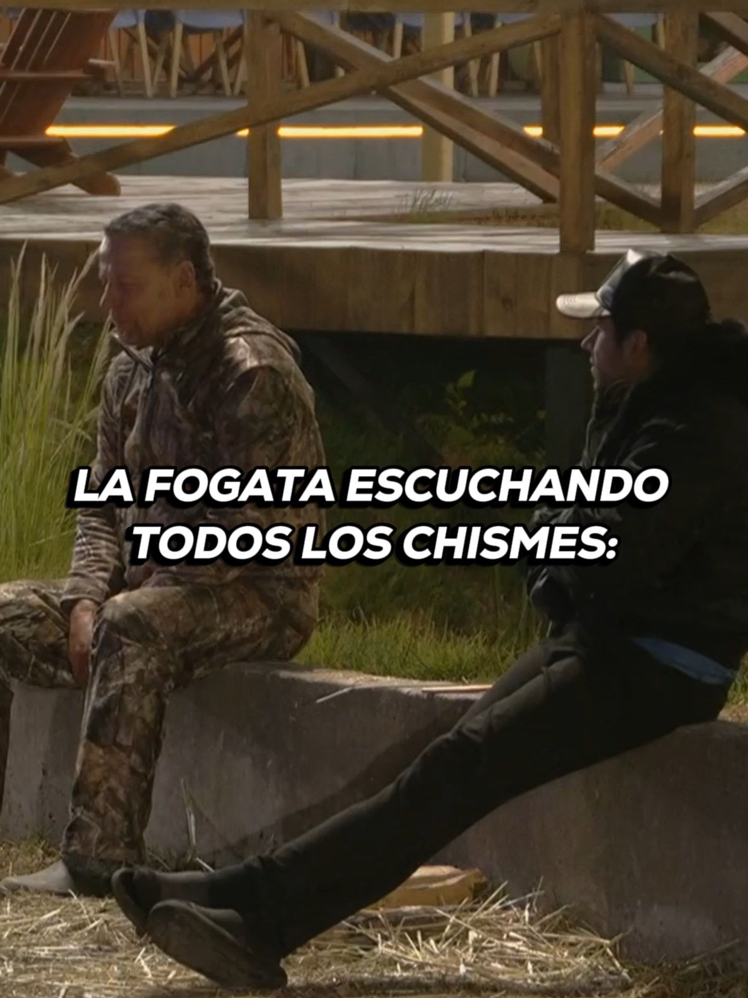 Las guardias de Jacinta ya se volvieron el lugar indicado para sacar todo el chismecito. 🫢🔥👨🏻‍🌾 Lunes a viernes 9:00 p.m. por #AztecaUNO. Domingo La Gala 8:00 p.m. por Azteca UNO. 🌾 ⁣#LaGranjaVIP transmisión 24/7 en #DisneyPlus experiencia completa. #EleazarGómez #AlfredoAdame